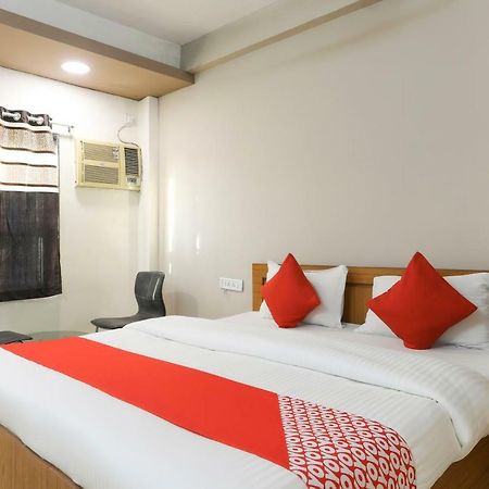 Oyo 43851 Hotel Virasat Mandu Bagian luar foto