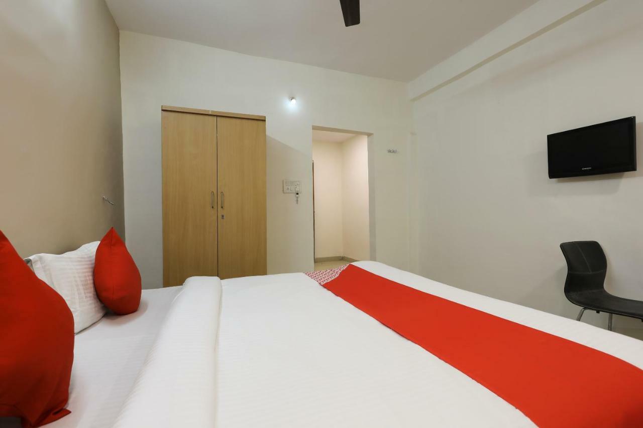 Oyo 43851 Hotel Virasat Mandu Bagian luar foto