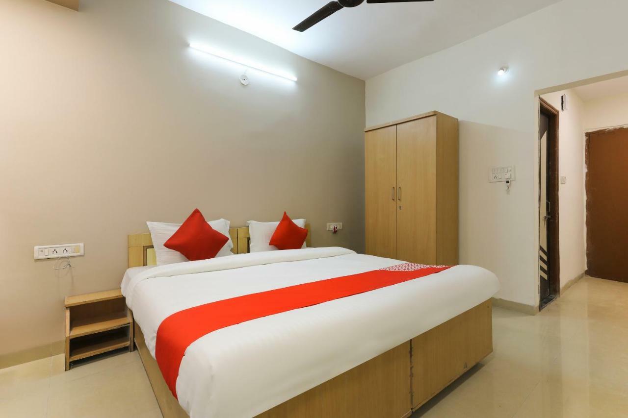 Oyo 43851 Hotel Virasat Mandu Bagian luar foto