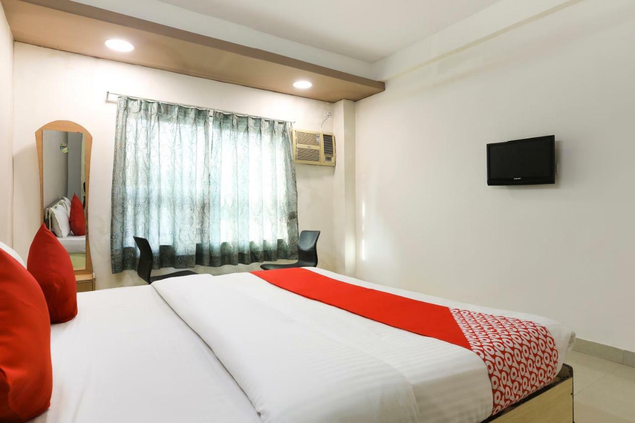 Oyo 43851 Hotel Virasat Mandu Bagian luar foto