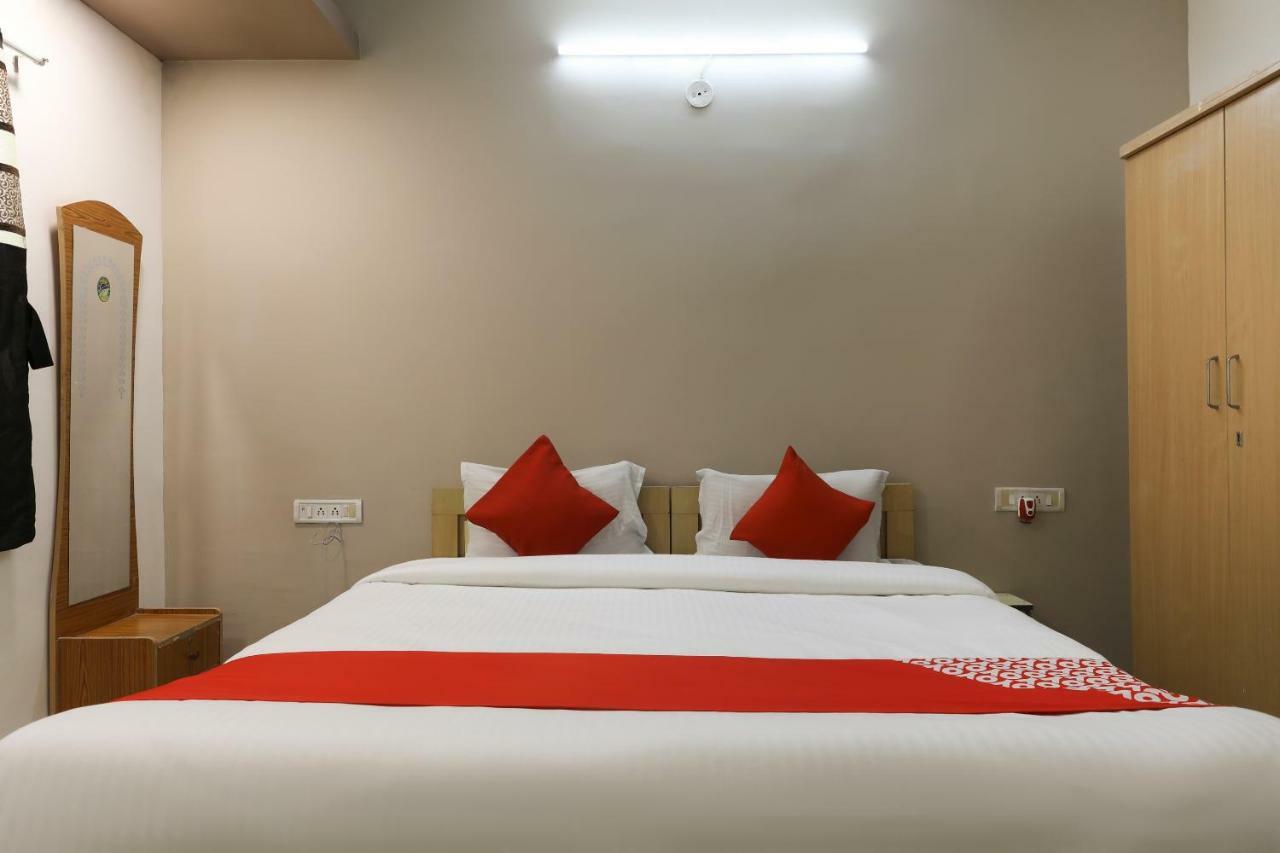 Oyo 43851 Hotel Virasat Mandu Bagian luar foto