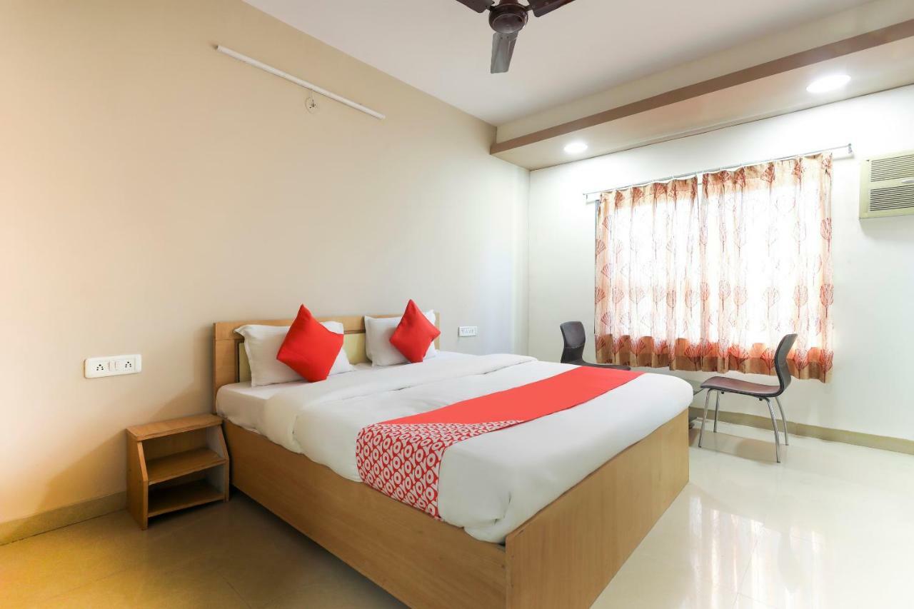 Oyo 43851 Hotel Virasat Mandu Bagian luar foto