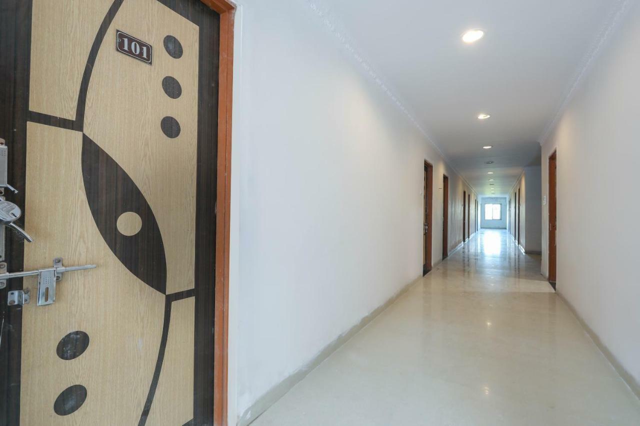 Oyo 43851 Hotel Virasat Mandu Bagian luar foto
