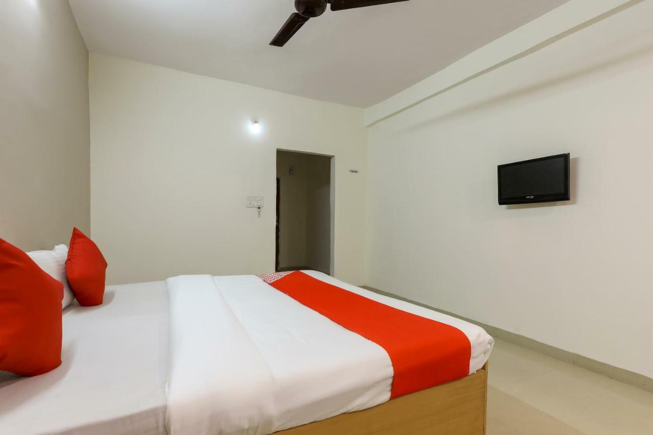 Oyo 43851 Hotel Virasat Mandu Bagian luar foto