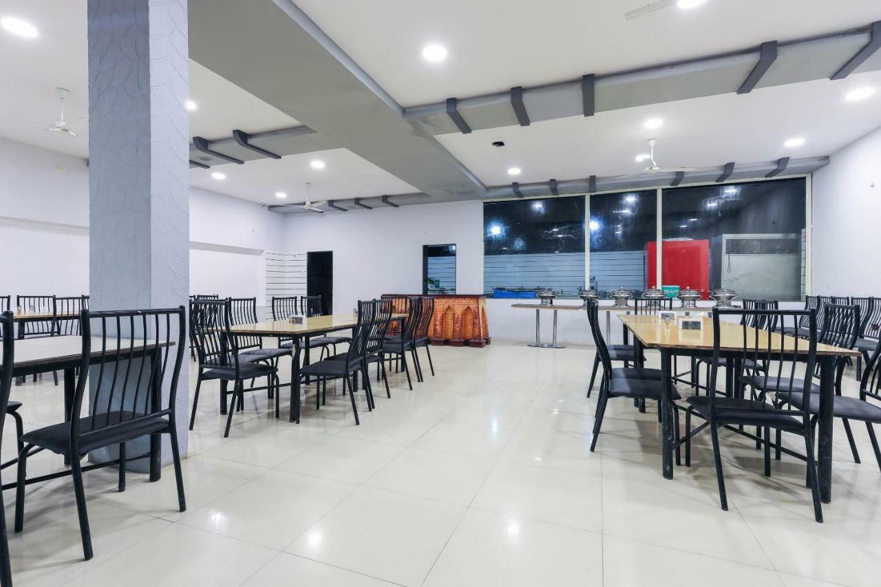 Oyo 43851 Hotel Virasat Mandu Bagian luar foto