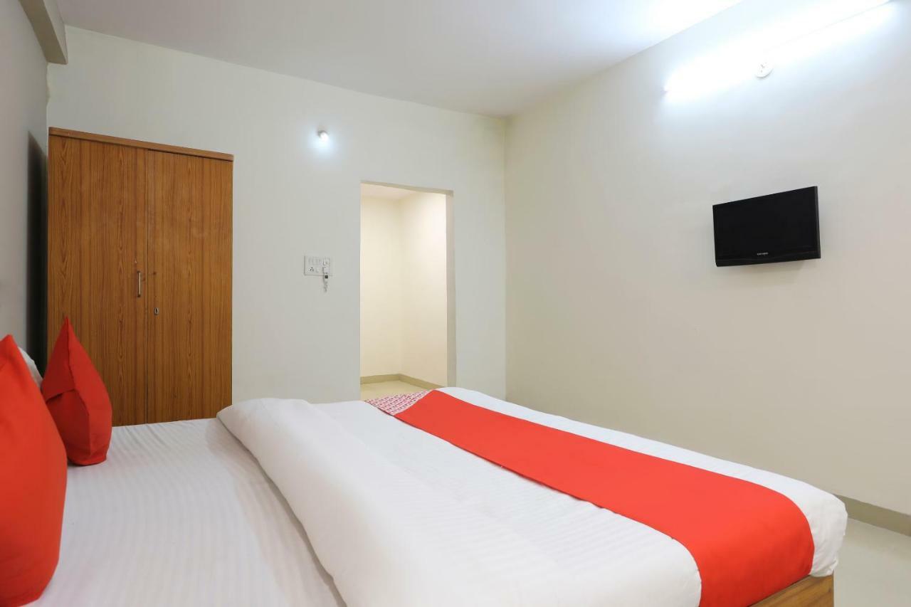 Oyo 43851 Hotel Virasat Mandu Bagian luar foto